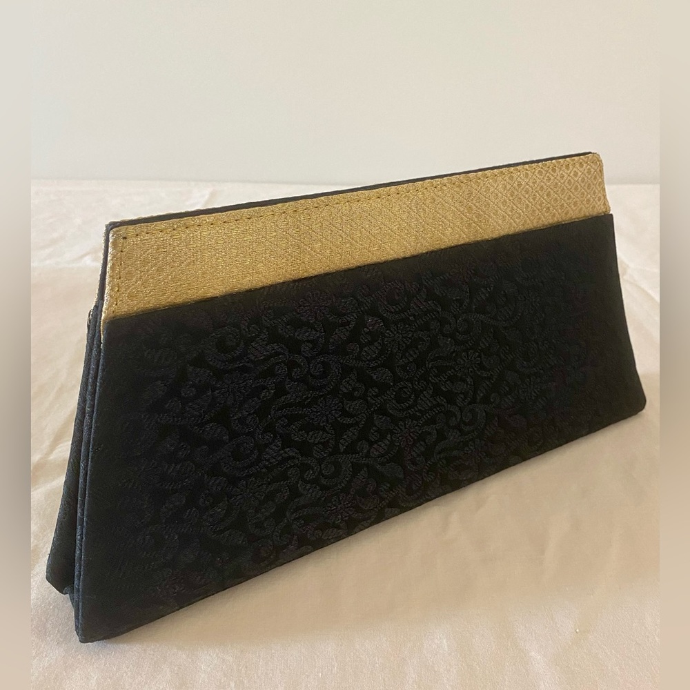 Beautiful vintage? Clutch. EUC